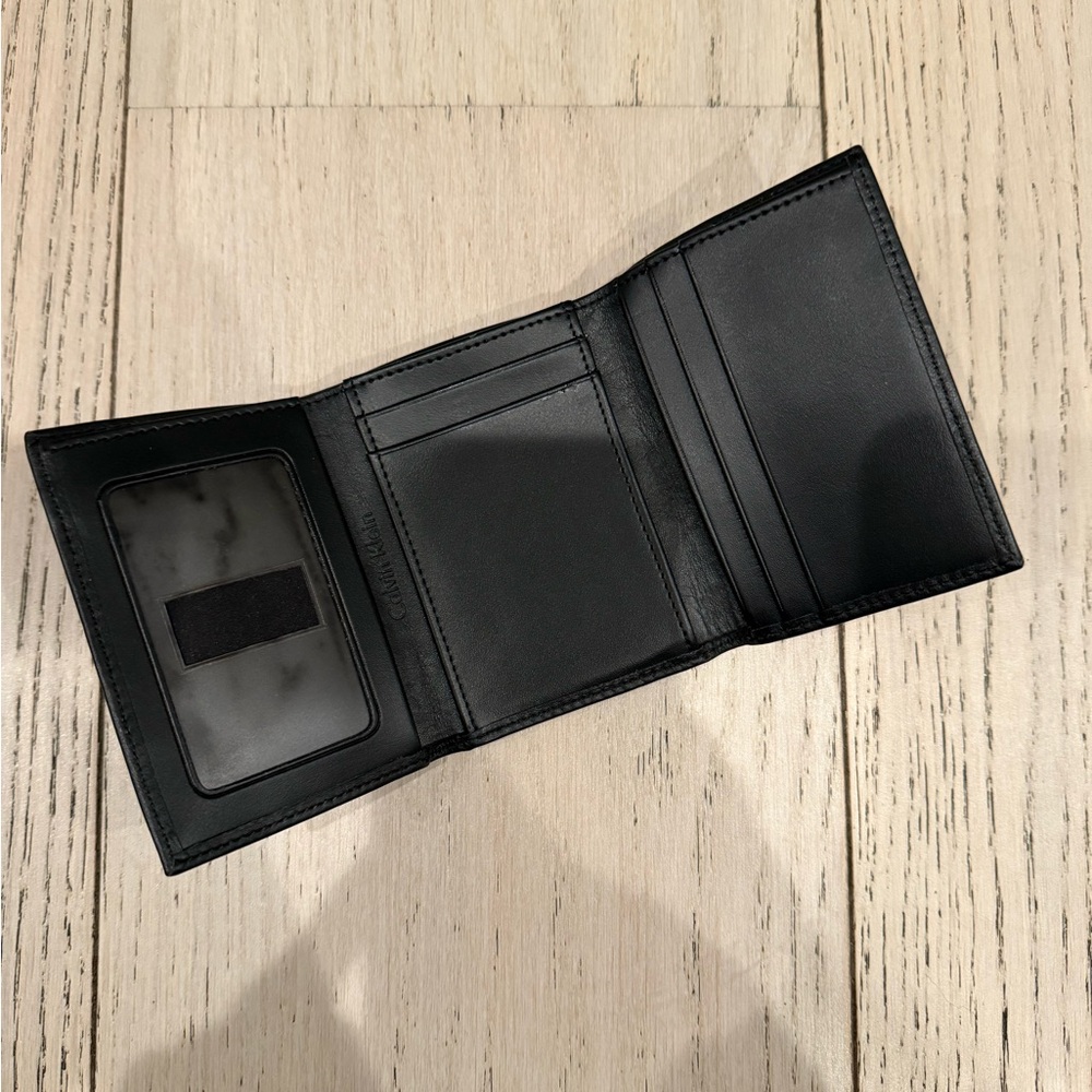 Calvin Klein Wallet - Picture 2 of 2